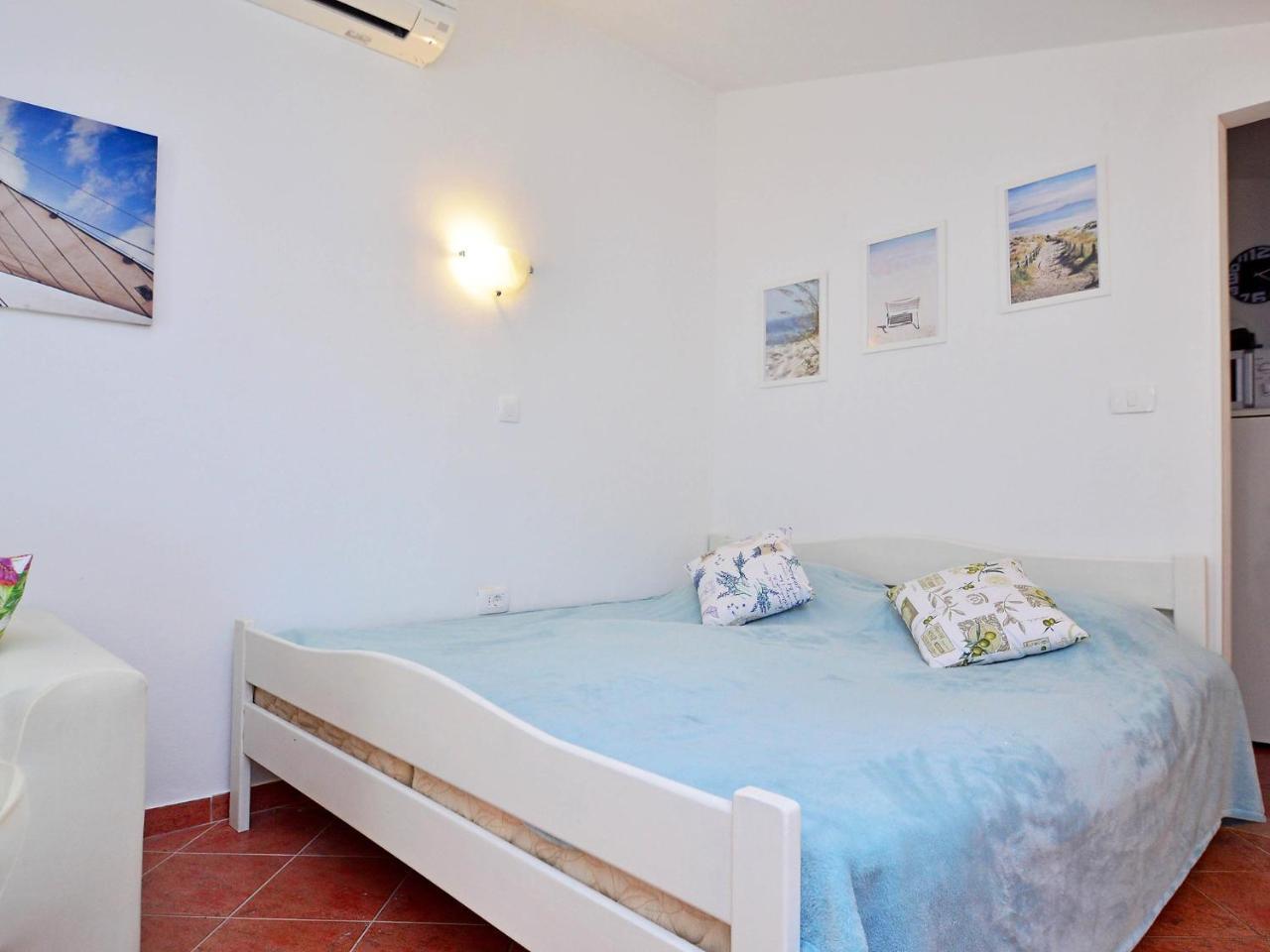 Holiday home Aron By Interhome *